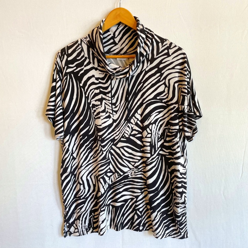 CHICO'S Size 1 US Medium Black White Zebra Print Funnel Neck Short Sleeve Tunic